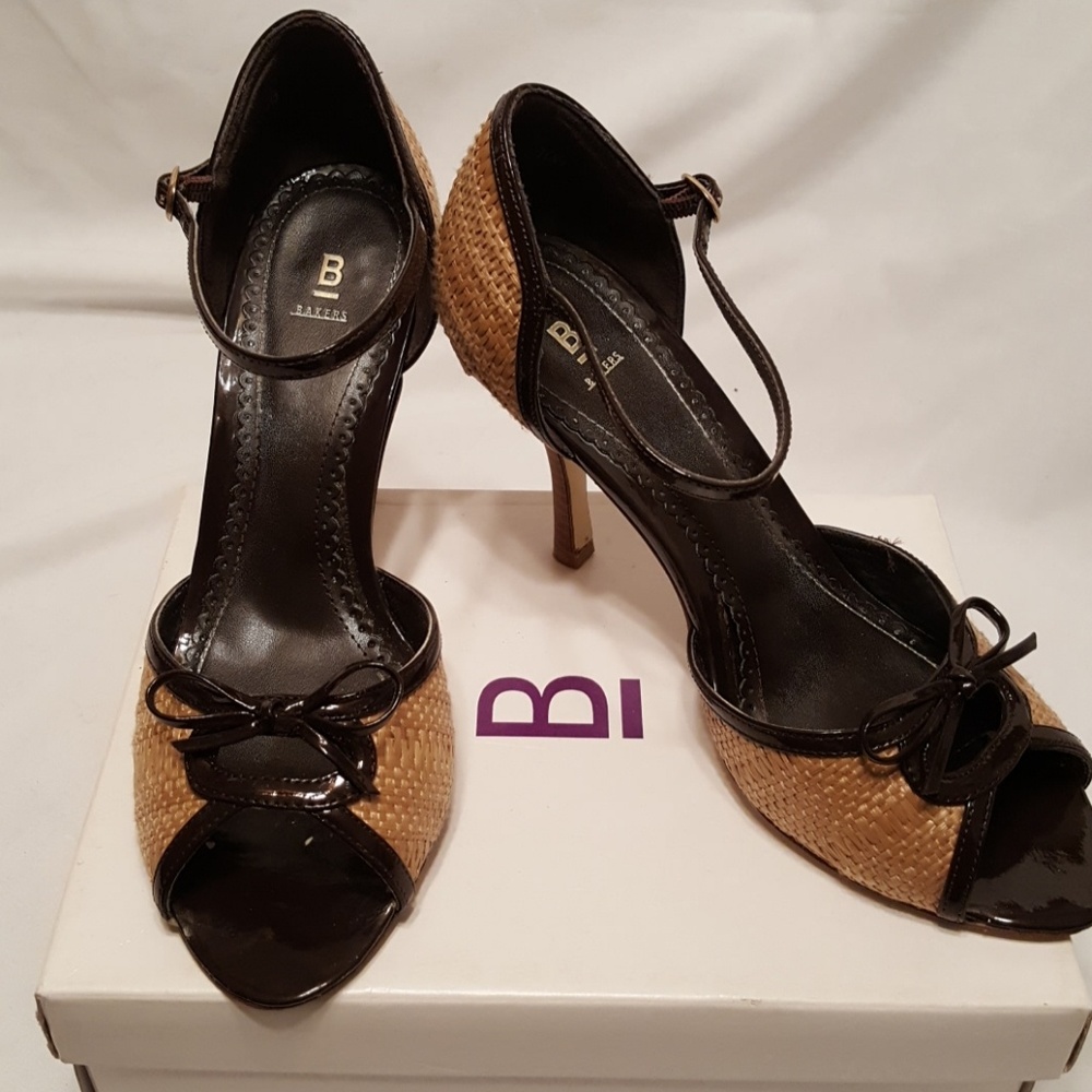 Women's high heel shoes